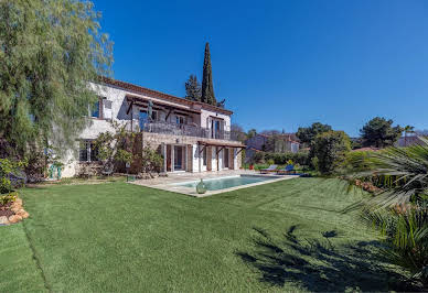 Maison avec piscine et jardin 20