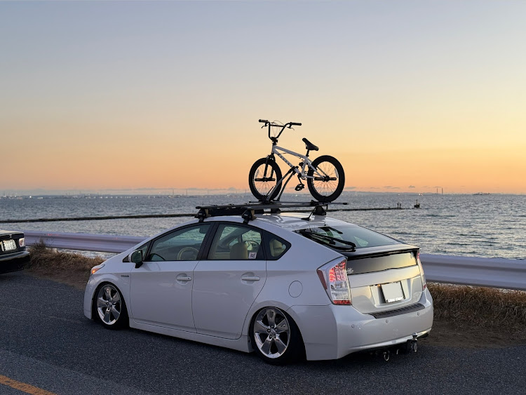 プリウスのUS TOYOTA・zvw30・左ハンドル・SaturdayNight5・usdmに関するカスタム事例の投稿画像2枚目