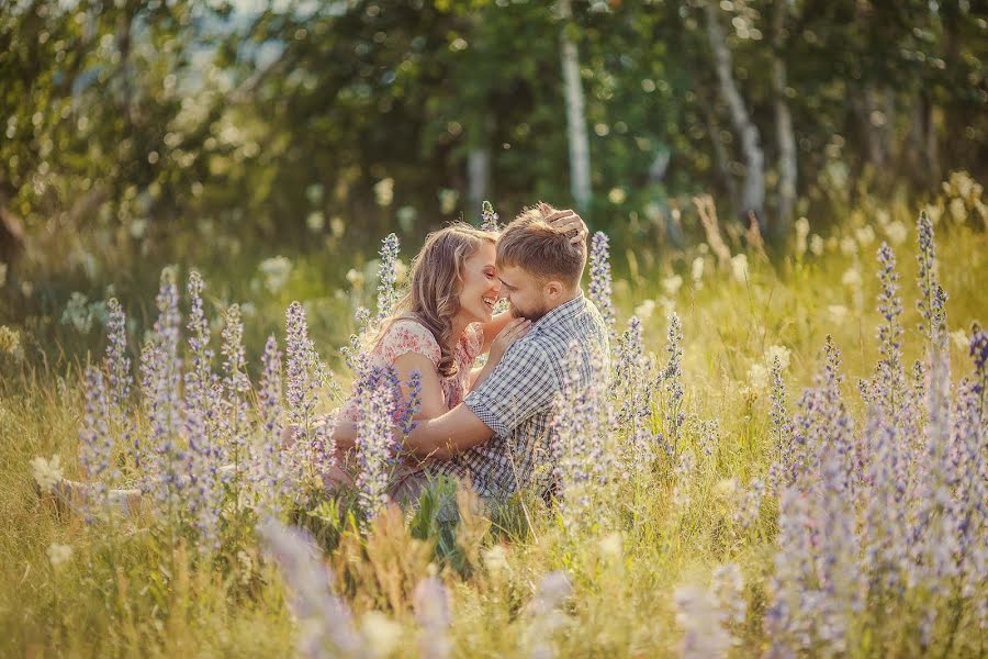 Fotografo di matrimoni Elina Shumkova (ellina-sh). Foto del 2 luglio 2014