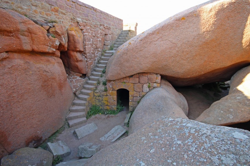 Cote de Granit Rose - Берег розового гранита, Бретань, Франция: описание, фотографии, история, как добраться, расположение на карте. Достопримечательности Бретани, Bretagne, France sights best places most beautiful landscapes travel guide info