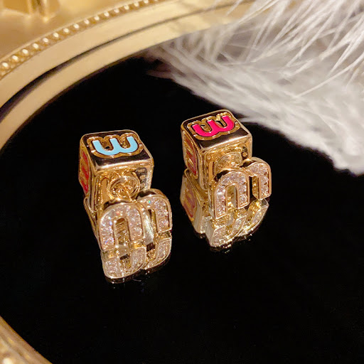 Title 3, Womens Trend Alphabet New Stud Earrings perfec...