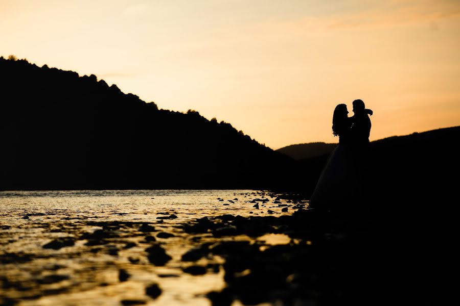 Fotógrafo de casamento Orest Kozak (orestkozak). Foto de 19 de outubro 2020