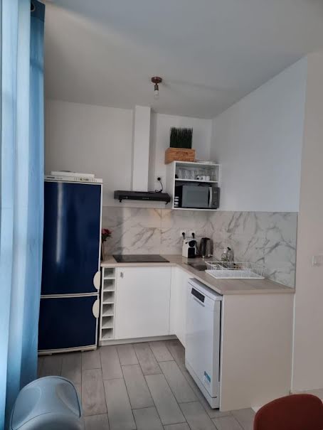 Location meublée appartement 4 pièces 52 m² à Ivry-sur-Seine (94200), 1 500 €