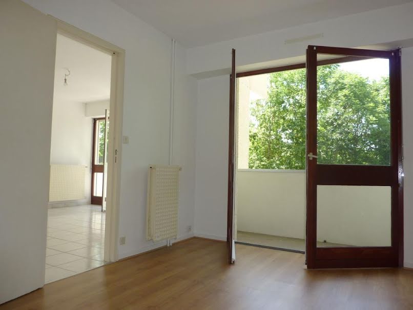 Vente appartement 2 pièces 49 m² à Bourges (18000), 74 000 €