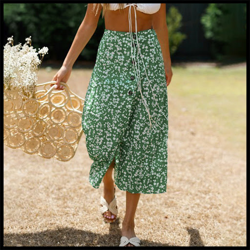 Title 2, Holiday idyllic printed button mid-length skirt...
