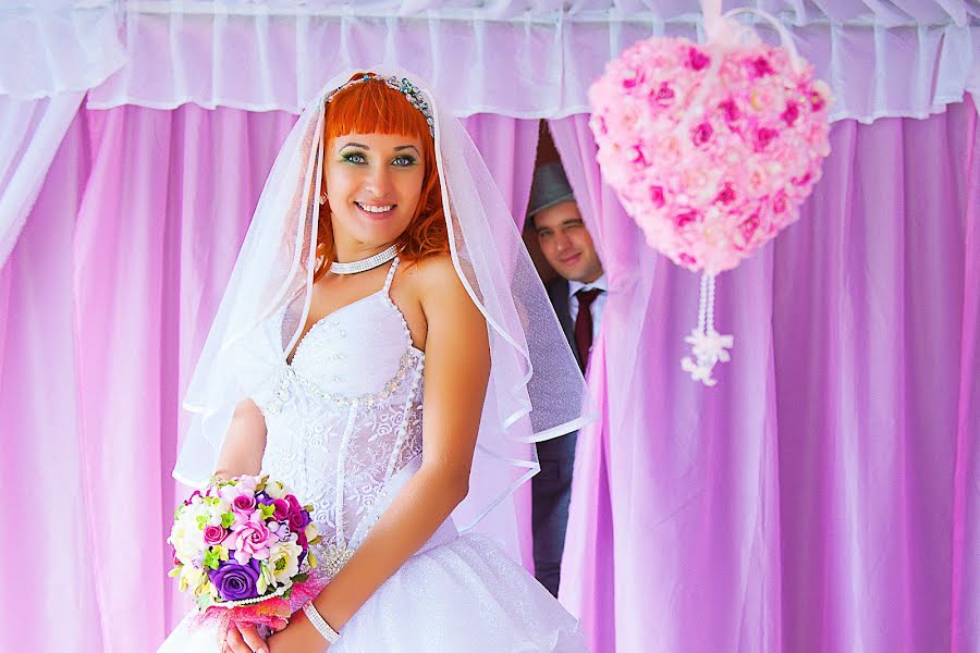 Wedding photographer Anastasiya Vdovina (kolibri77707). Photo of 12 March 2014