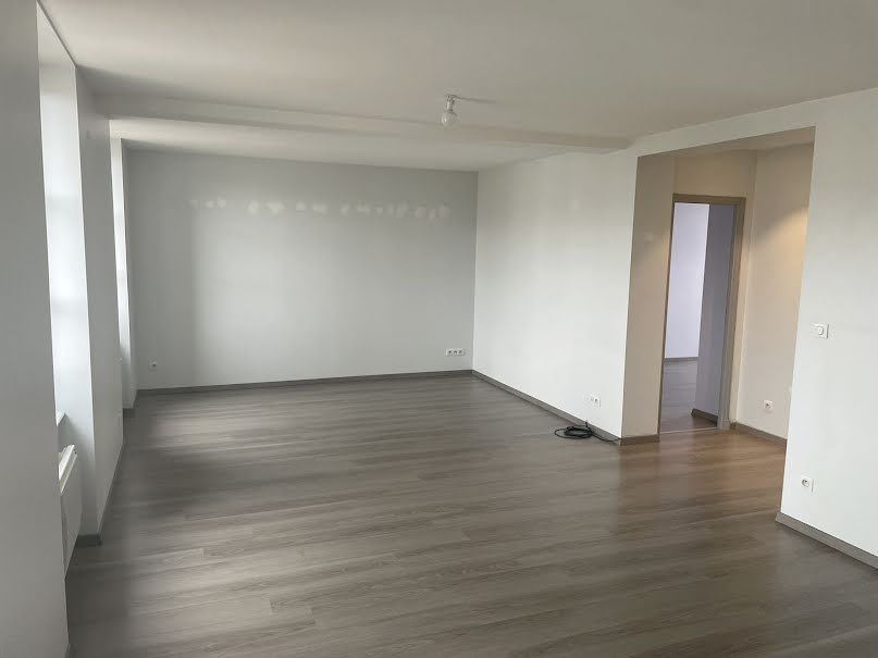 Location  appartement 3 pièces 63.21 m² à Chantilly (60500), 1 380 €