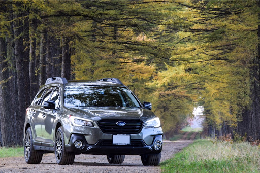 レガシィ アウトバック の目指せpickupcars 北海道 十勝 紅葉 カラマツ並木 誕生日 なんですに関するカスタム メンテナンスの投稿画像 車のカスタム情報はcartune