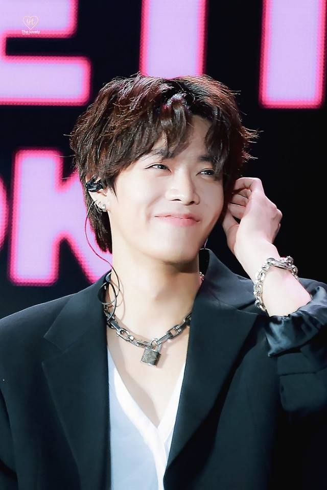 These 10 Male Idols In Chokers Will Take Your Breath Away - Koreaboo