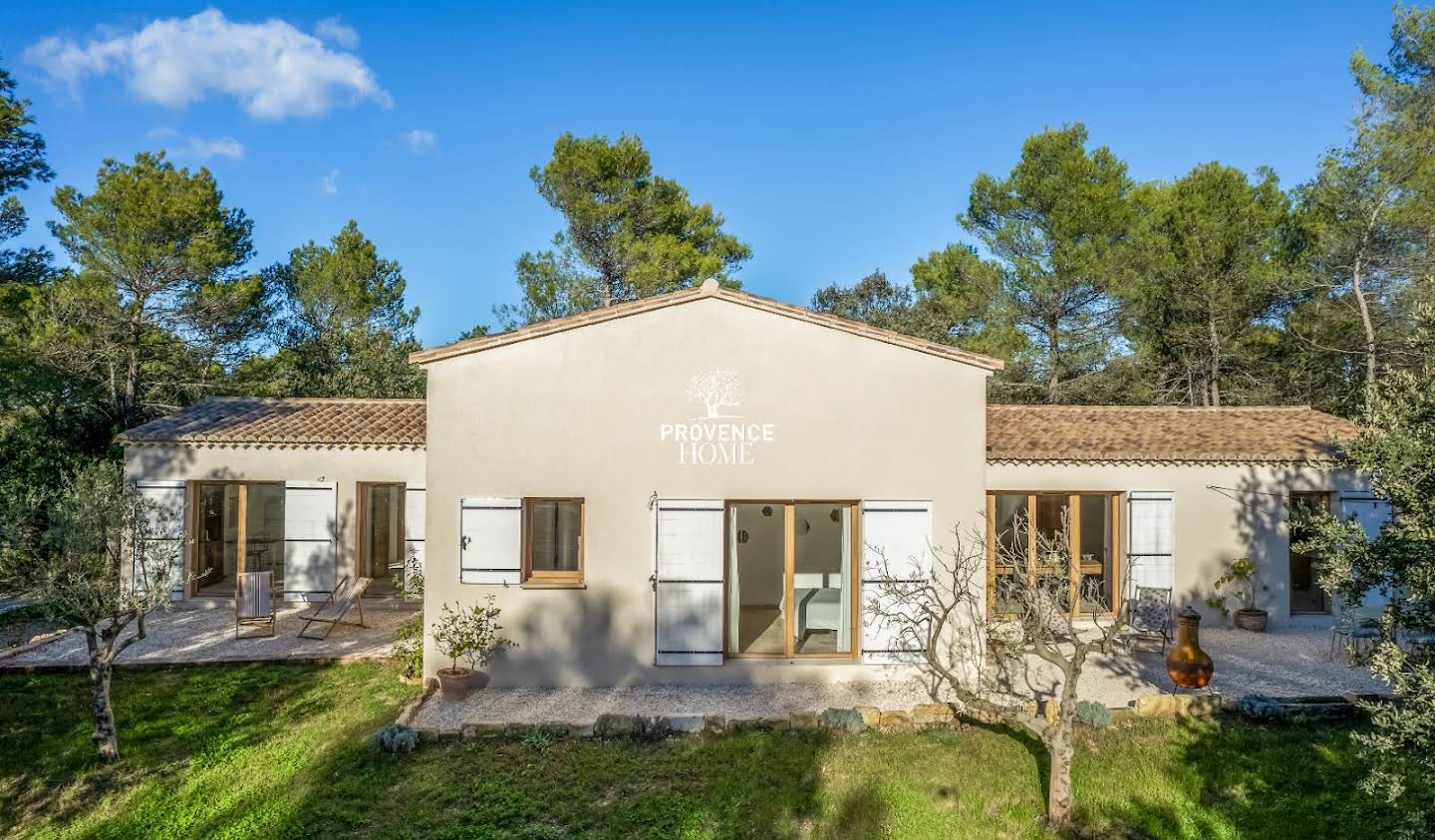 House with pool and terrace Ménerbes