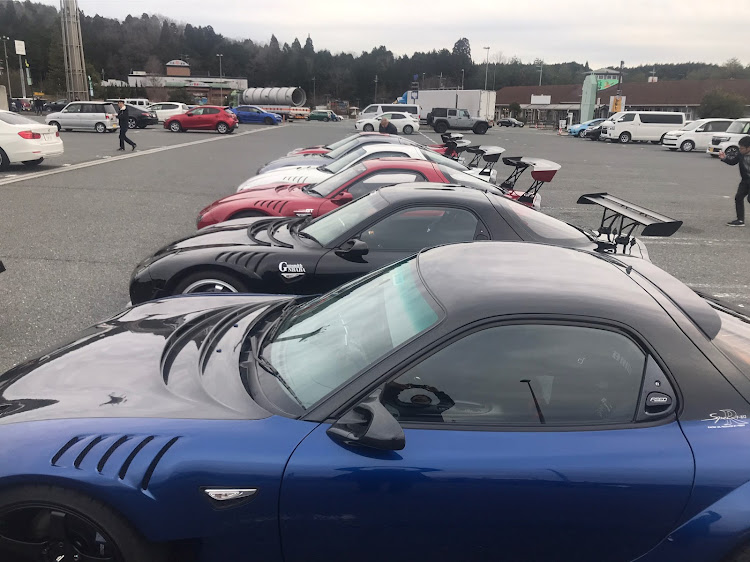RX-7のFEED・GT3集合・FEED GT3・オフ会・みんな綺麗すぎるボディに関するカスタム事例の投稿画像5枚目