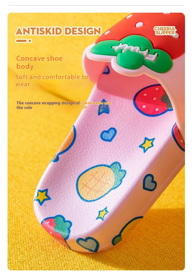 Pantoufles enfant fraise été intérieur semelle souple antidérapante, parfaites pour bébés et enfants, confort et sécurité garantis.