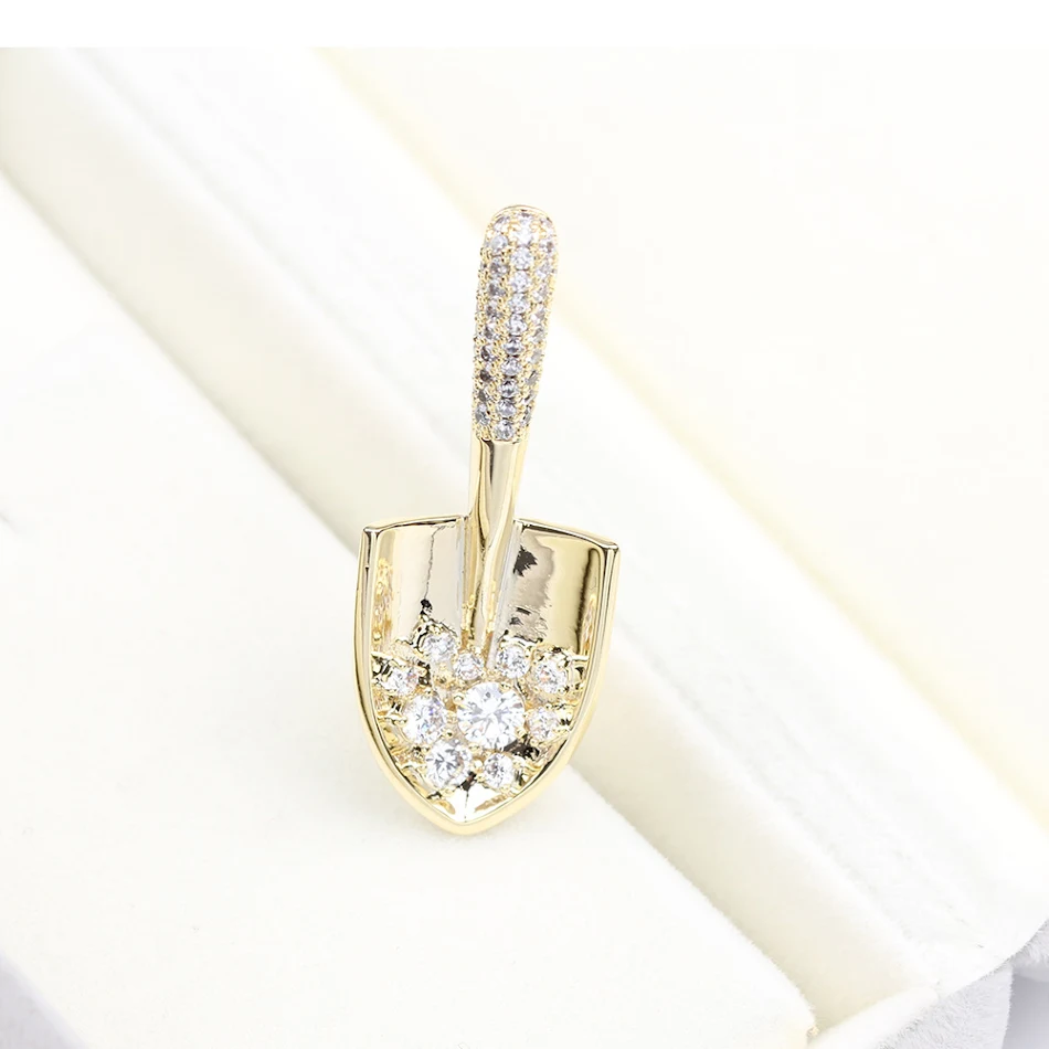 Pin de Moda com Micro-Incrustação de Zircônia, Mini Pá de Neve, Adicione Temperamento ao Seu Estilo, Ideal para um Look Sofisticado