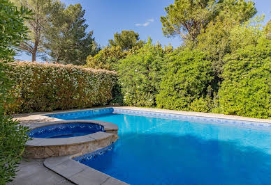 Maison avec piscine et terrasse 20