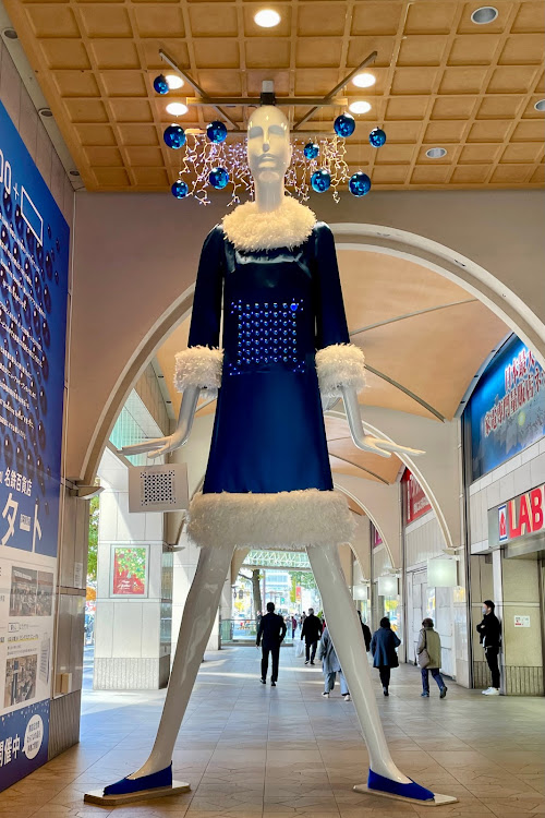 カローラスポーツのナナちゃん人形・小ネタ弄り・名鉄スカイパーキングに関するカスタム事例の投稿画像2枚目