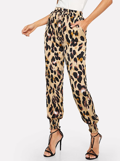 Title 4, Printed drawstring slacks for effortless summer...
