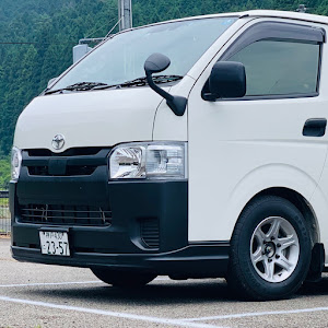 ハイエースバン GDH206V