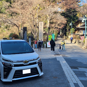 ヴォクシー ZRR80W