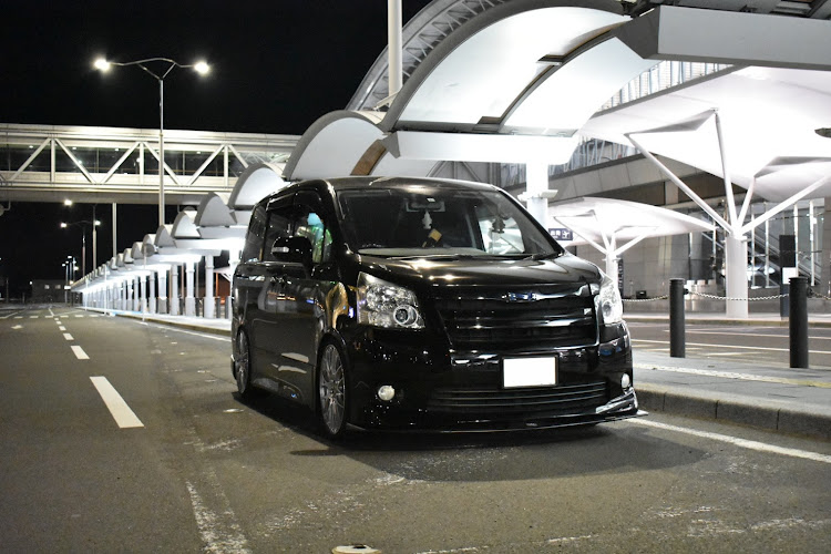 ノアの70ノア・空港撮影・密会？に関するカスタム事例の投稿画像3枚目