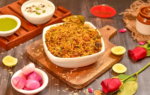 Veg Biryani With Raita