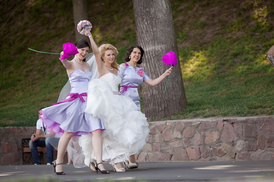 Wedding photographer Olya Shlemenkova (missolka). Photo of 13 September 2014