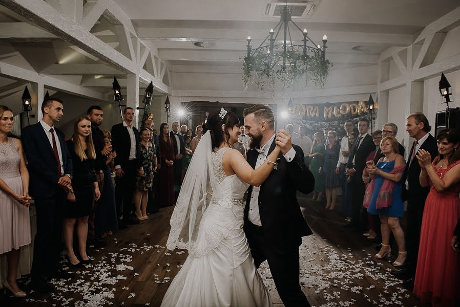 Photographe de mariage Radosław Kozieł (tonyszczescia). Photo du 5 avril 2020