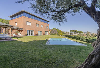 Maison avec piscine et jardin 2