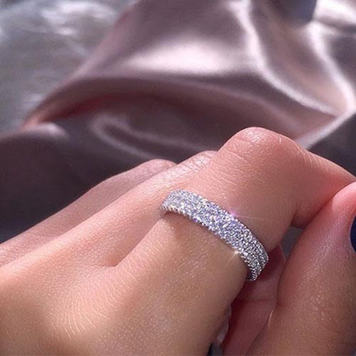 Title 3, Drie-rij diamant prinsessenring. Ervaar de luxe...