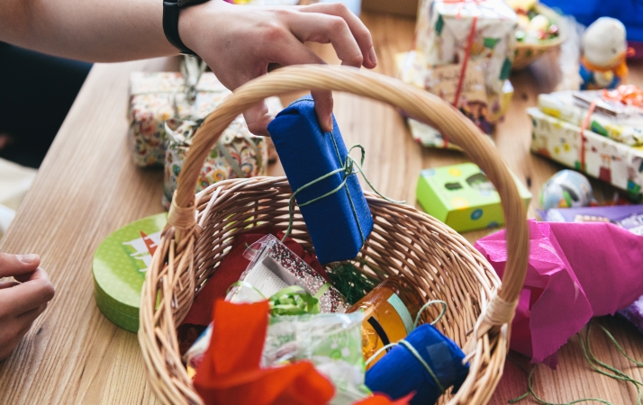 last-minute gifts in a gift basket