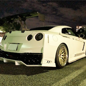 NISSAN GT-R R35