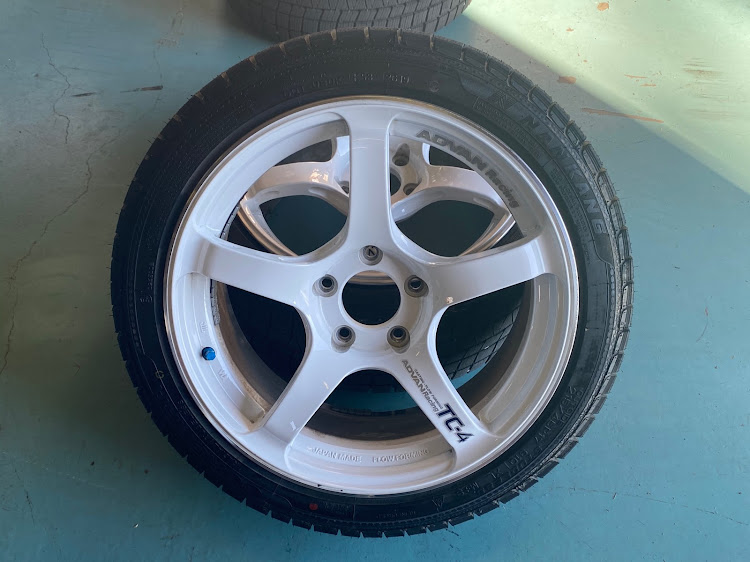 スイフトスポーツのみんなでつくろうホイール図鑑・ADVAN Racing TC4・TOYO R1R・winmax 6pot brake・ロングハブボルト打ち替えに関するカスタム事例の投稿画像6枚目