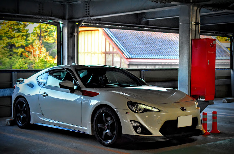 86の青森スゲー・86のある生活・立体駐車場盛れる・弘前公園に関するカスタム事例の投稿画像1枚目