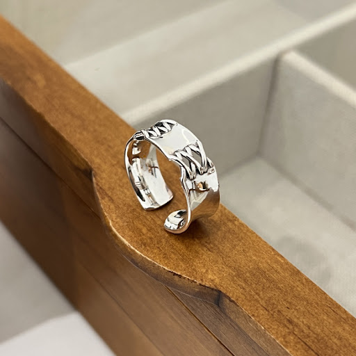 Title 2, Geometric Line Retro Cross Ring For Women