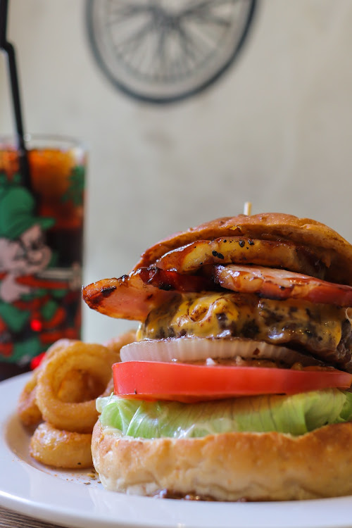 フェアレディZのSUNCHAGO BURGERS・サンチャゴバーガーズ🍔・肉肉しいハンバーガー・神戸グルメに関するカスタム事例の投稿画像3枚目