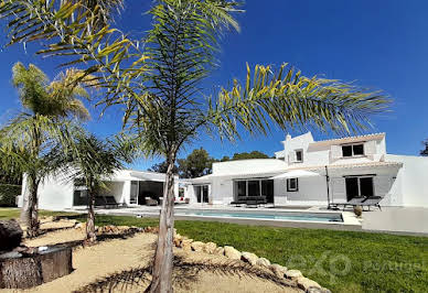 Villa with pool and terrace 5