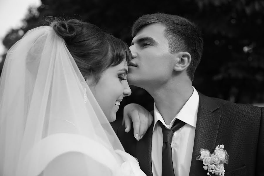 Fotógrafo de casamento Elena Kravchenko (kravfoto). Foto de 21 de outubro 2018