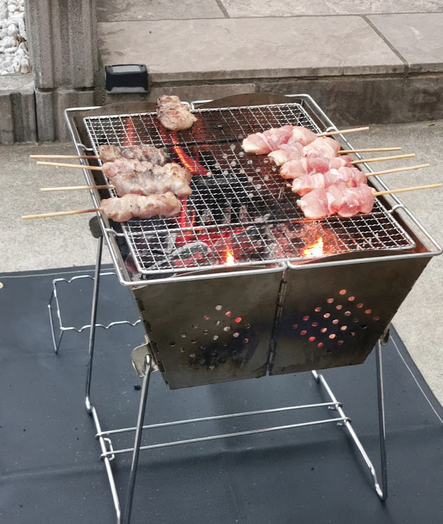 ハイエースワゴンの焼き鳥・ドライブ・コストコに関するカスタム事例の投稿画像2枚目