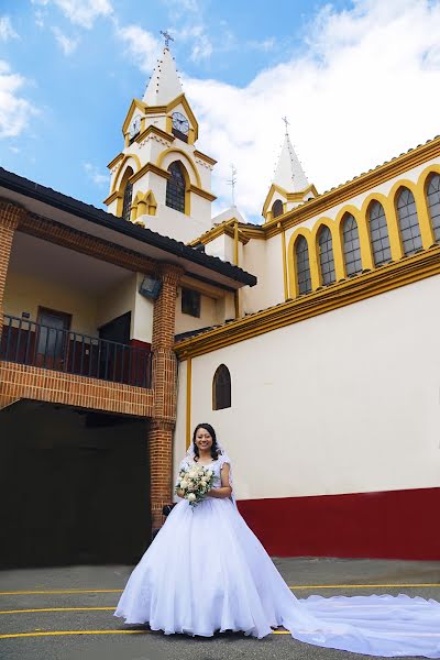 Fotografo di matrimoni Liliana Tovar (okre). Foto del 30 maggio 2021