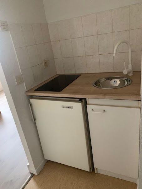 Location  appartement 1 pièce 20 m² à Mazamet (81200), 300 €