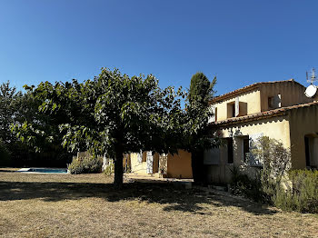 villa à Lourmarin (84)