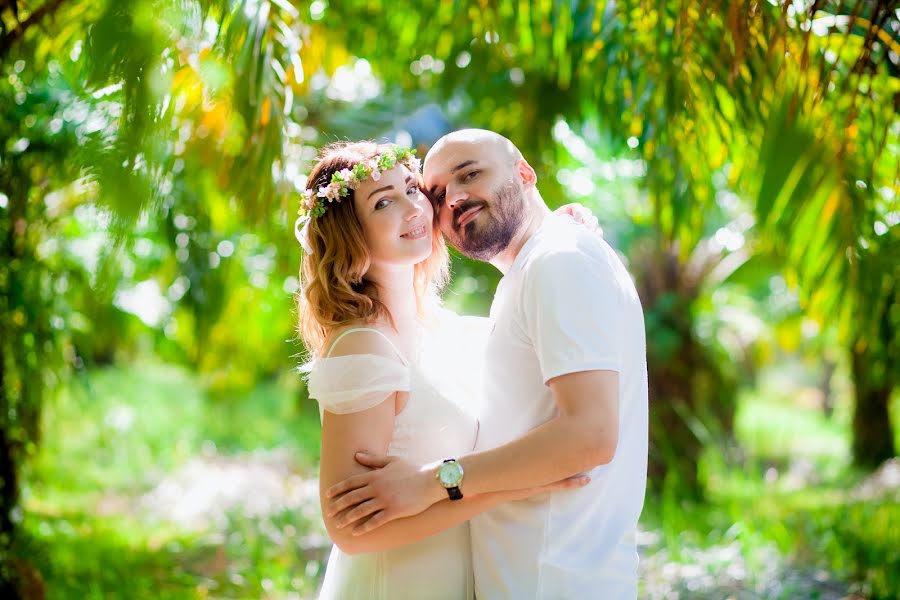 Fotógrafo de casamento Nadezhda Babushkina (nadya-ba). Foto de 5 de março 2019