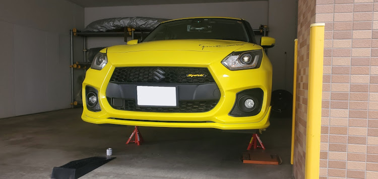 スイフトスポーツのチャンピオンイエロー・キャリパー塗装に関するカスタム事例の投稿画像1枚目