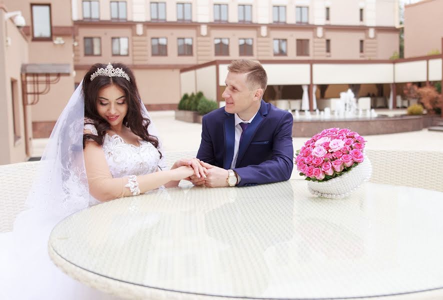 Wedding photographer Anna Nikolaeva (byrayskaya). Photo of 12 January 2019