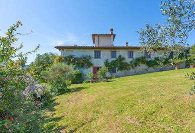 Villa with pool and garden 3