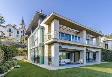 Maison avec terrasse 1