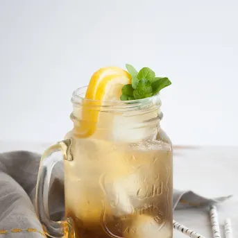 Hard Spiked Peach Iced Tea Lemonade - xoxoBella