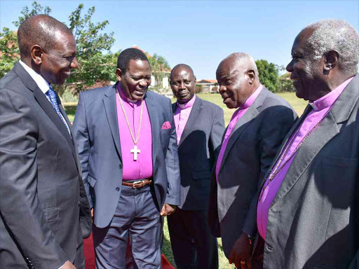 Deputy President William Ruto with bishops Mophat Kilioba, George Chipa, John Okinda and Maina iong’o during a breakfast meeting at his Karen offi ce in Nairobi yesterday /JONAH MWANGI