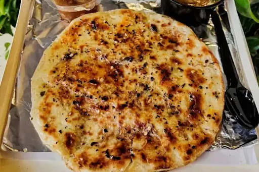 Cheese Stuffed Kulche With Pindi Chole