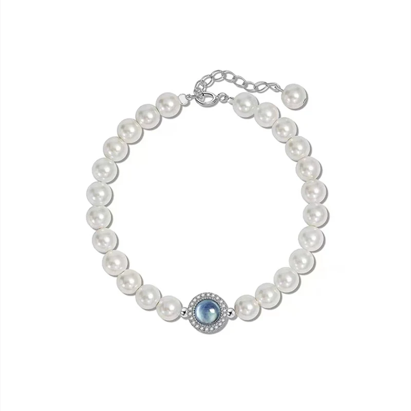 Bracelet de perles d'aigue-marine au design spécial pour un style raffiné. Sentez la beauté unique et le charme intemporel de cette création exquise.