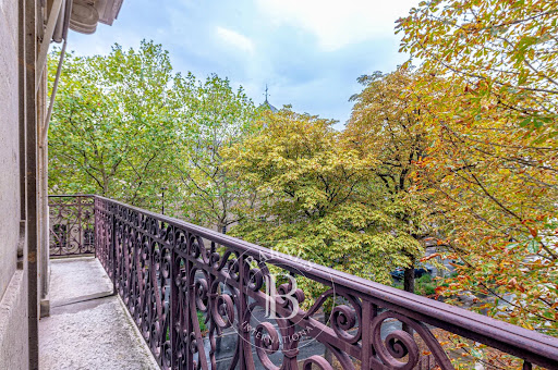 Buy this luxury apartment / penthouse in Paris 14ème (75014) - Balcony overlooking colorful trees